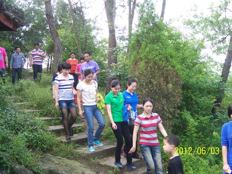 我爬山，，，，，，，，我快乐